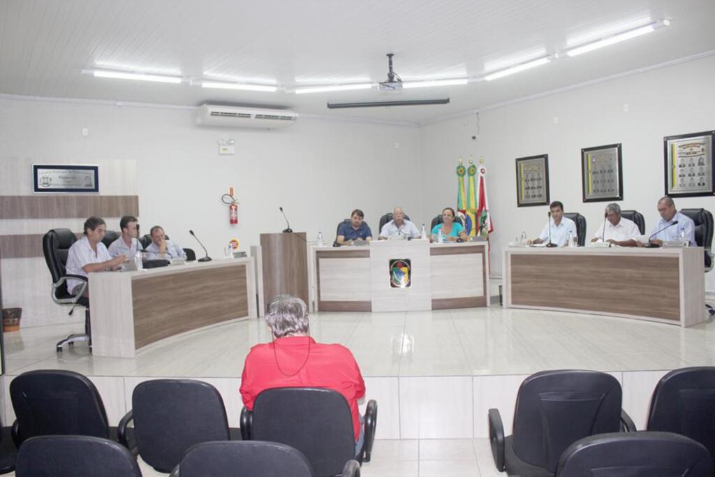 VEREADOR DO PT CRITICA A PRISÃO DO EX-PRESIDENTE LULA
