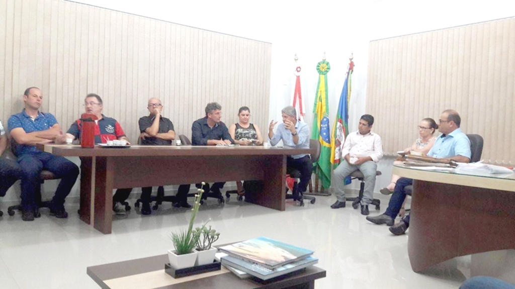 PREFEITOS DA REGIÃO DEBATEM SOBRE O TURISMO  DO PROJETO CAMINHOS DOS CÂNIONS DO SUL EM PRAIA GRANDE