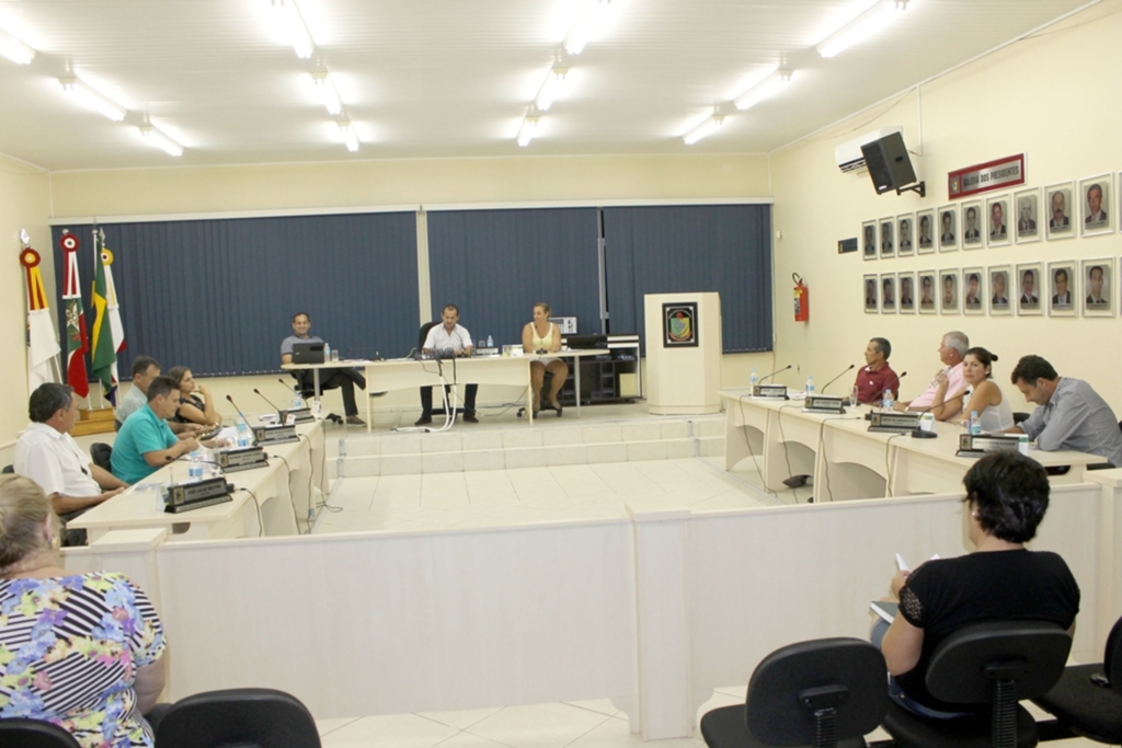 VEREADORES DE SÃO JOÃO DO SUL HOMENAGEIAM AS MULHERES PELA PASSAGEM DO SEU DIA