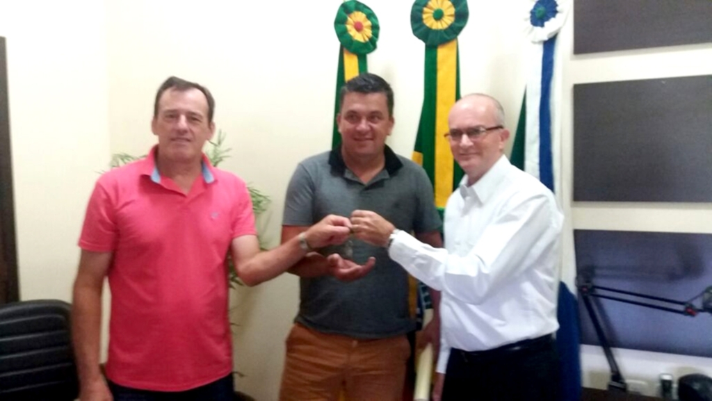 NOVOS SECRETÁRIOS TOMAM POSSE EM MORRINHOS DO SUL