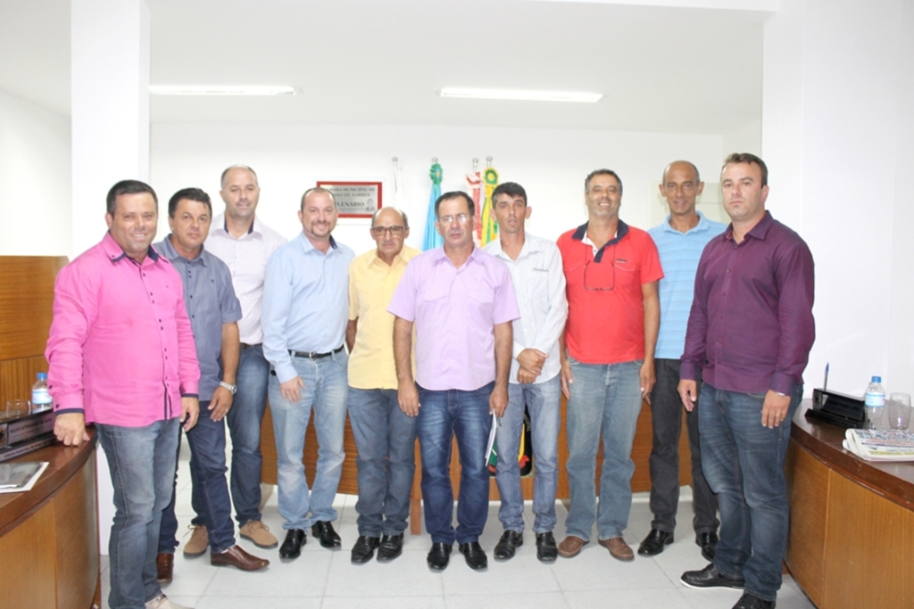 PREFEITO JONAS SOUZA PARTICIPA DA SESSÃO INAUGURAL DA CÂMARA DE VEREADORES DE PASSO DE TORRES