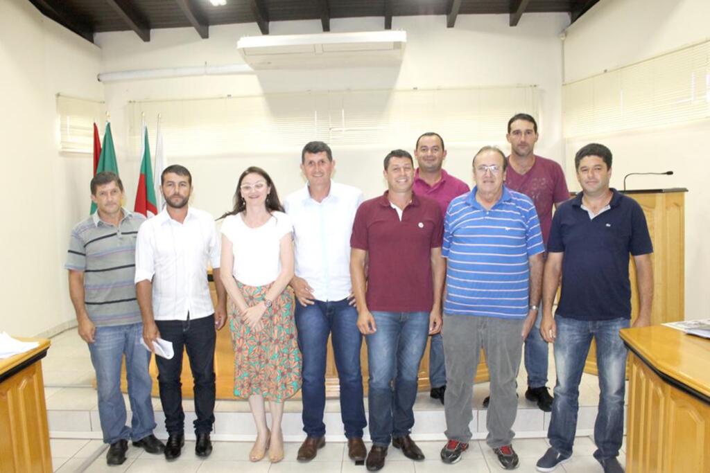 CÂMARA DE VEREADORES DE MAMPITUBA  REALIZA 1ª SESSÃO EXTRAORDINÁRIA DE 2017