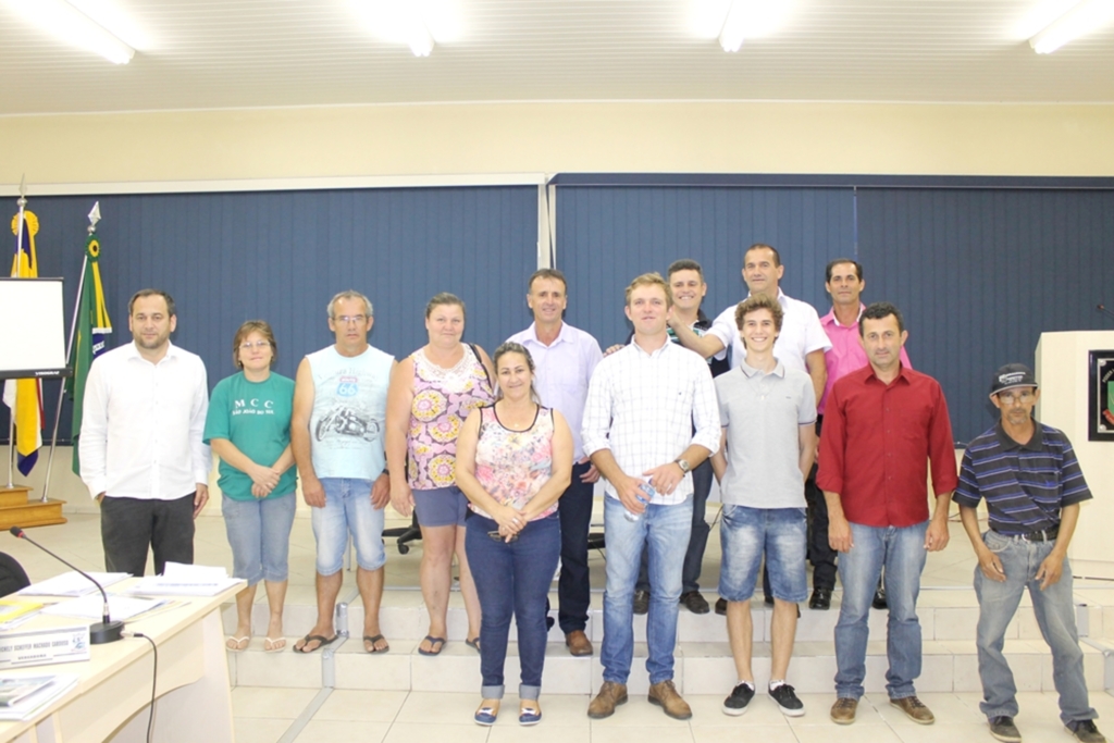 VEREADORES DE SÃO JOÃO DO SUL PARABENIZAM OS CAMPEÕES DO FUTEBOL