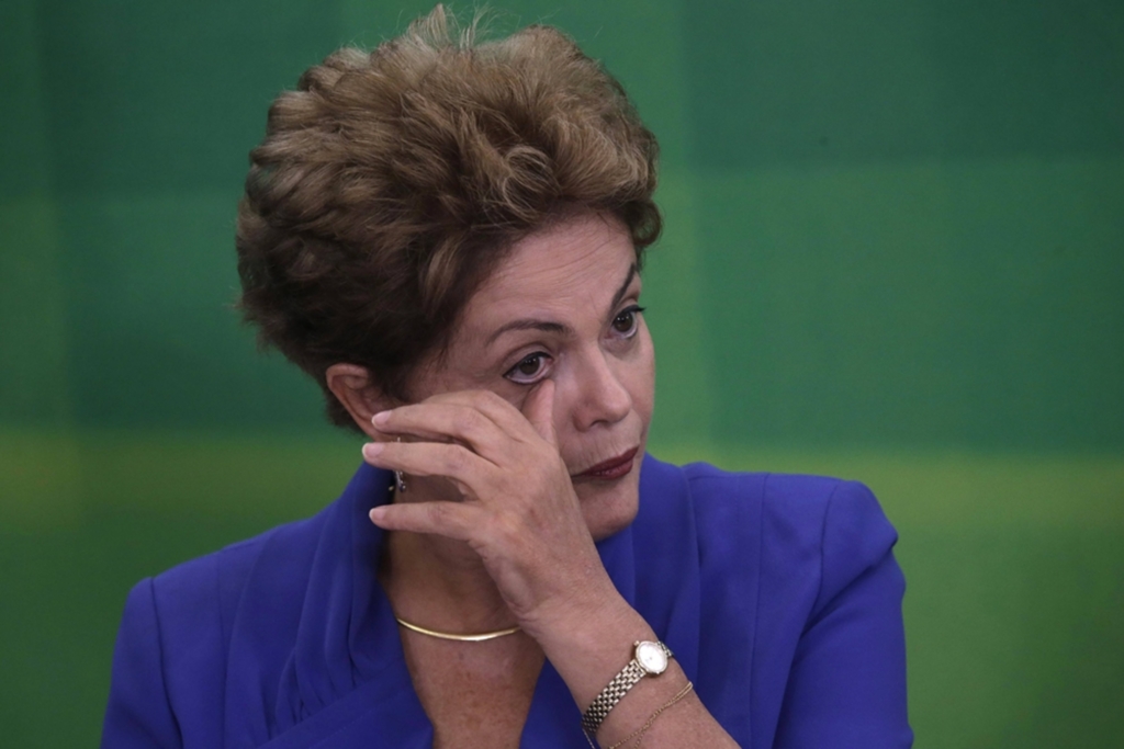 PROCESSO DE IMPEACHMENT É ABERTO E PRESIDENTE DILMA É AFASTADA