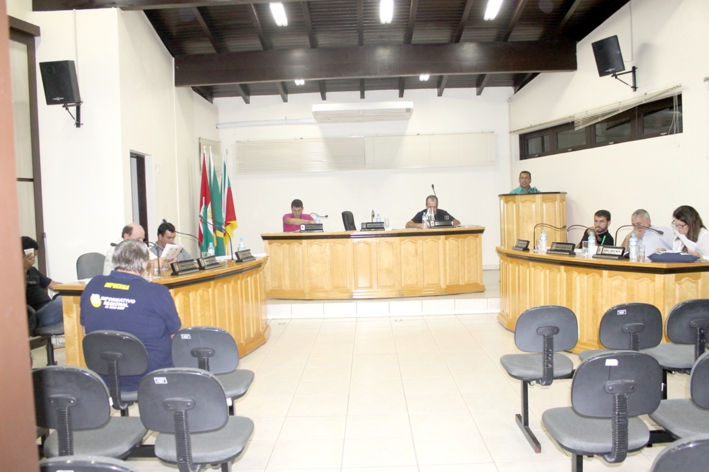 VEREADORES DE MAMPITUBA DISCUTEM INÍCIO DE OBRAS IMPORTANTES NO MUNICÍPIO