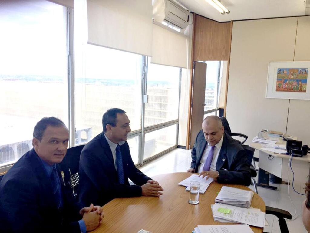 CORDEIRO E ADILSON BUSCAM RECURSOS PARA PASSO DE TORRES
