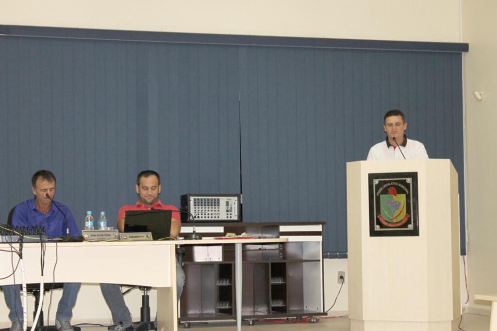 SUPLENTE CRISTIANI ASSUME MANDATO DE VEREADORA EM SÃO JOÃO DO SUL