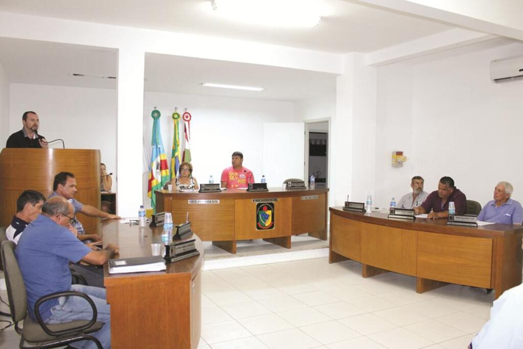 4ª SESSÃO ORDINÁRIA DE 2016 É REALIZADA NA CÂMARA DE VEREADORES DE PASSO DE TORRES