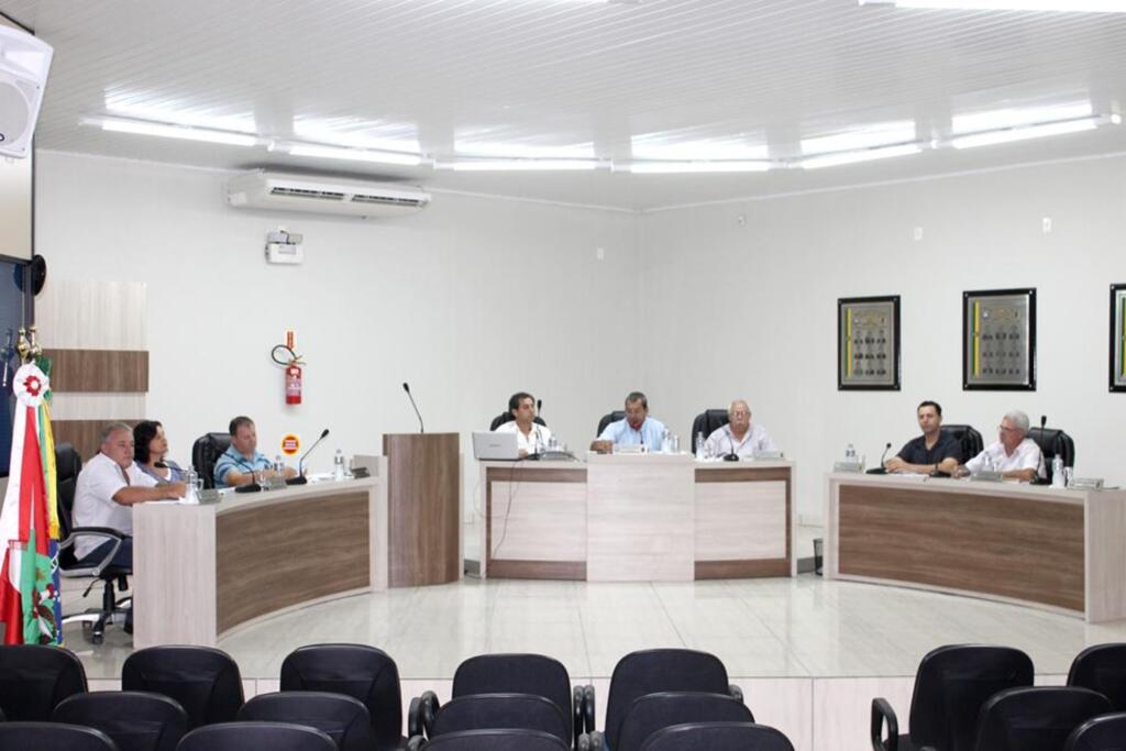 VEREADORES DE PRAIA GRANDE PARTICIPAM DAS PRIMEIRAS SESSÕES ORDINÁRIAS DE 2016