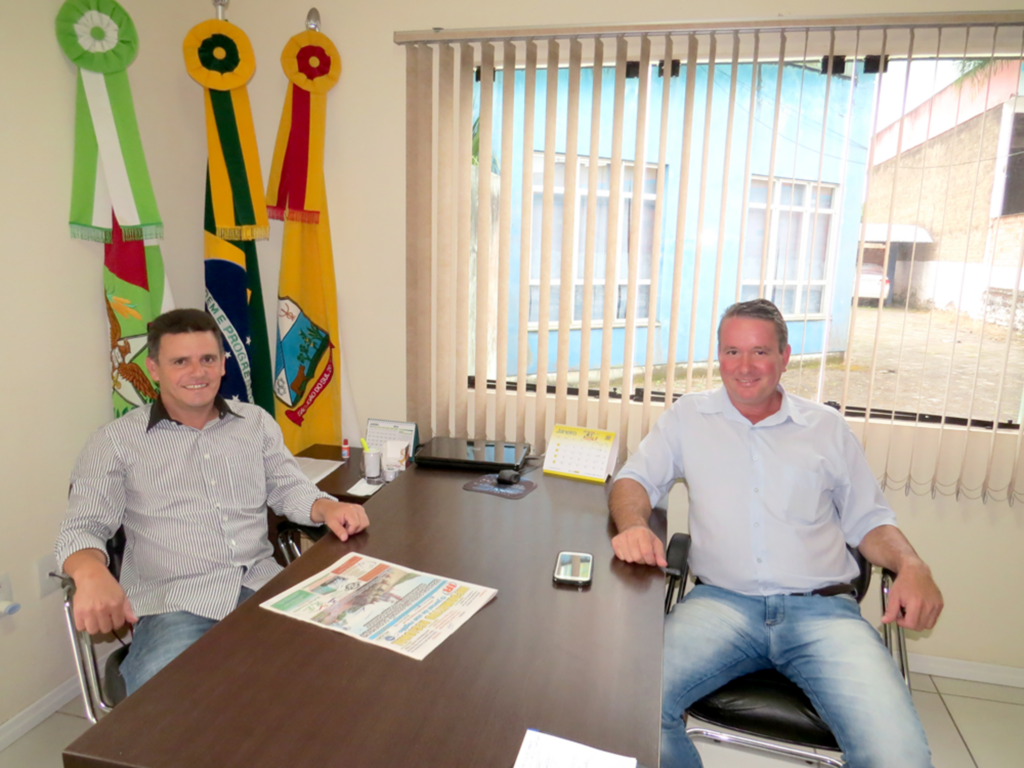 TAEL RECEBE A VISITA DO PREFEITO  EM EXERCÍCIO DE PRAIA GRANDE NEREU