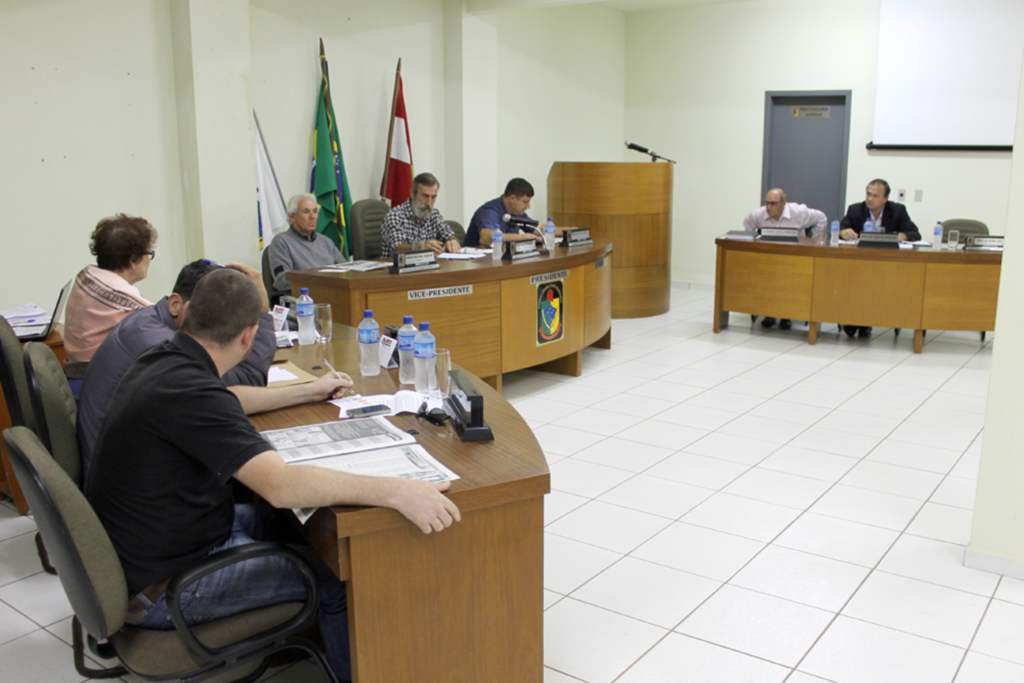 VEREADORES DE PASSO DE TORRES APROVAM PROJETO PARA COMPRAR MATERIAIS DO POSTO DE SAÚDE