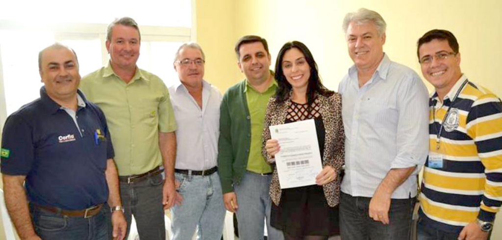 DEPUTADA GEOVANIA DE SÁ ENTREGA RECURSOS AO HOSPITAL DE PRAIA GRANDE