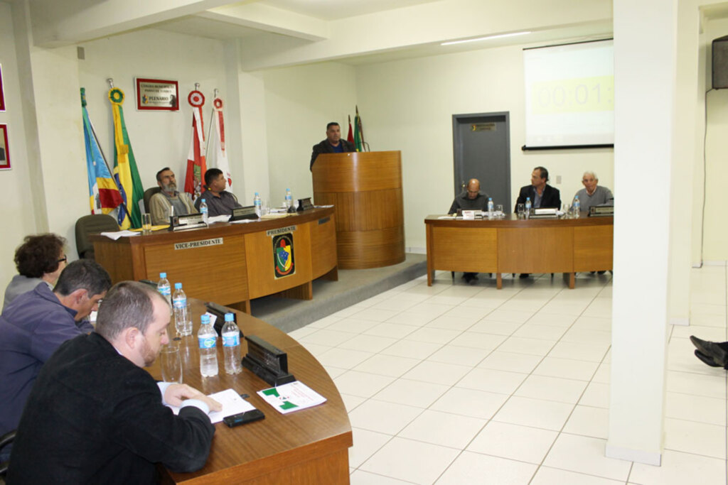 PROJETO DA LDO É APRESENTADO NA CÂMARA DE VEREADORES DE PASSO DE TORRES