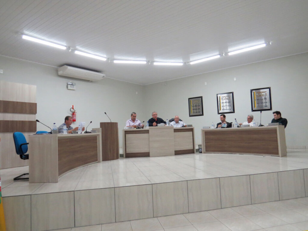 DESMEMBRAMENTO DO BLOCO DE OPOSIÇÃO MARCA O  RETORNO À CÂMARA DE VEREADORES DE PRAIA GRANDE