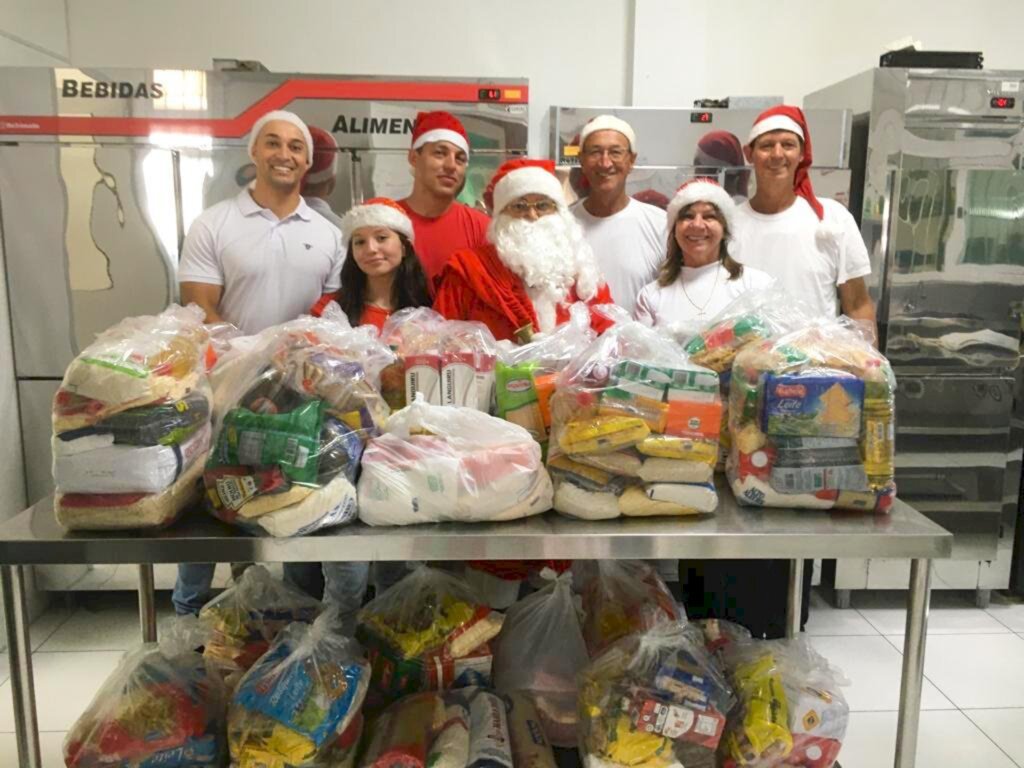 GRUPO PAPAI NOEL DE SÃO JOÃO DO SUL PROMOVE AÇÃO DE NATAL NO HOSPITAL DE PRAIA GRANDE