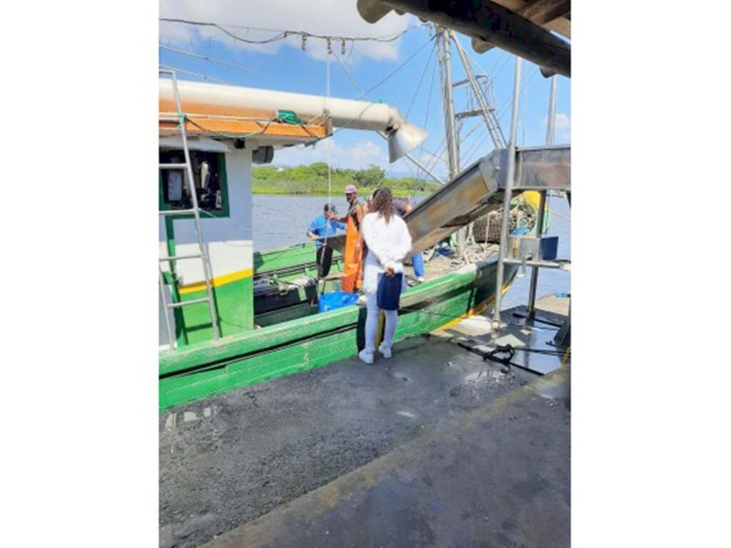 ALUNAS DE ENFERMAGEM DA UNESC LEVAM CUIDADOS EM SAÚDE A PESCADORES DE PASSO DE TORRES