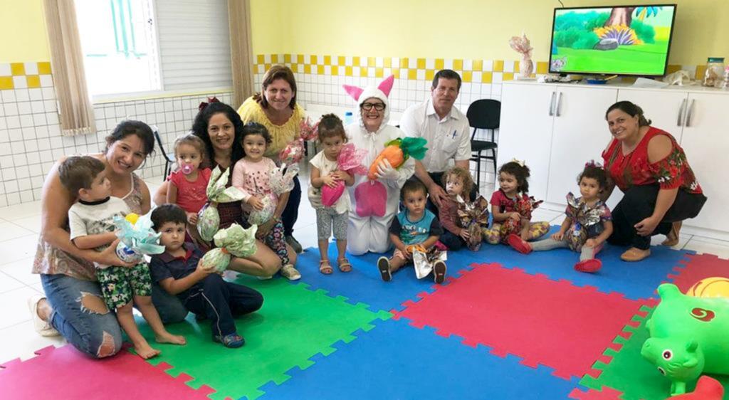 ADMINISTRAÇÃO MUNICIPAL DE SÃO JOÃO DO SUL PRESENTEIA ALUNOS COM OVOS DE PÁSCOA