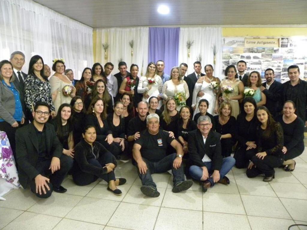 CASAMENTO COLETIVO:  A HORA DO 'SIM' PARA NOVE CASAIS TORRENSES