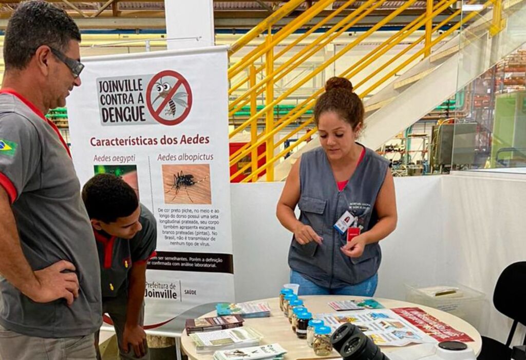 Vigilância Ambiental de Joinville faz ações de conscientização sobre zoonoses em empresas da cidade