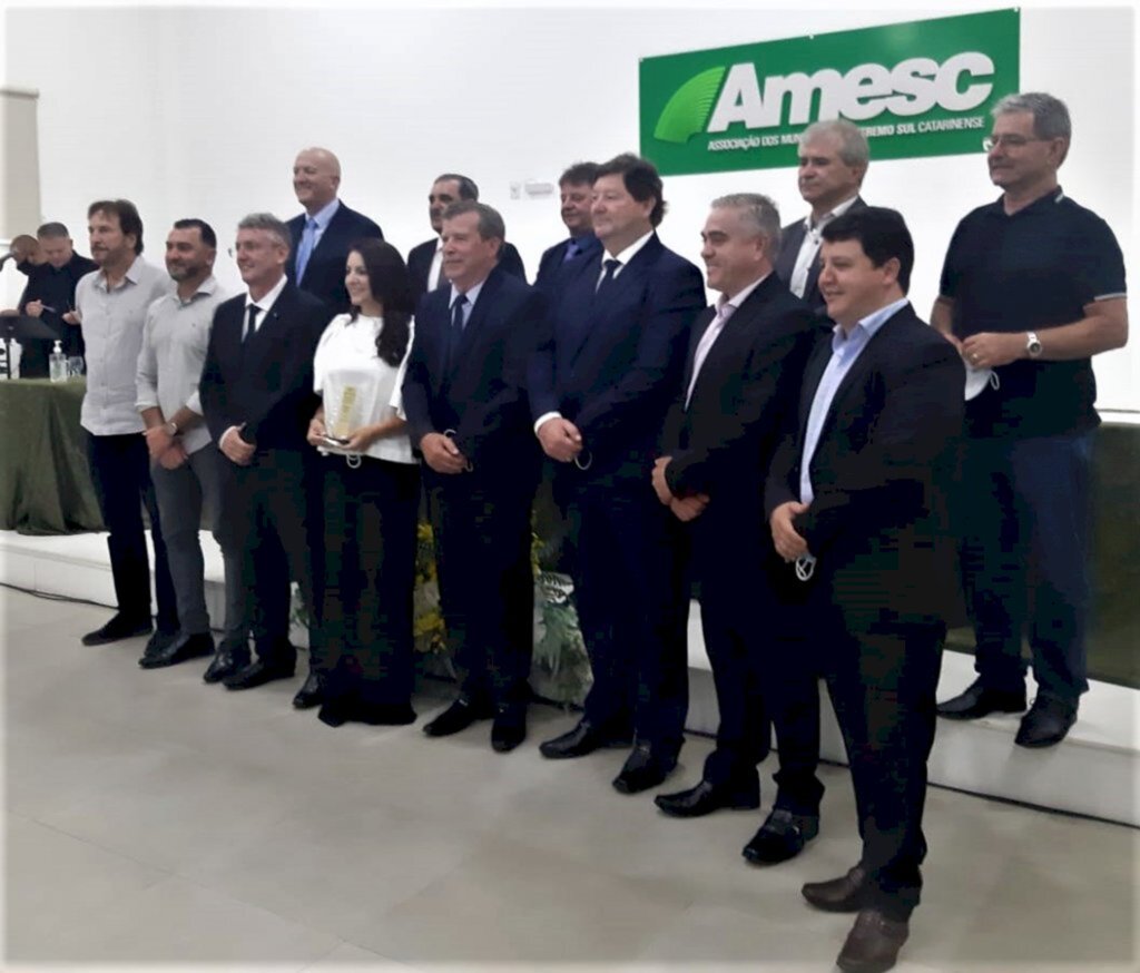 Prefeito Roberto Biava assume a presidência da Amesc