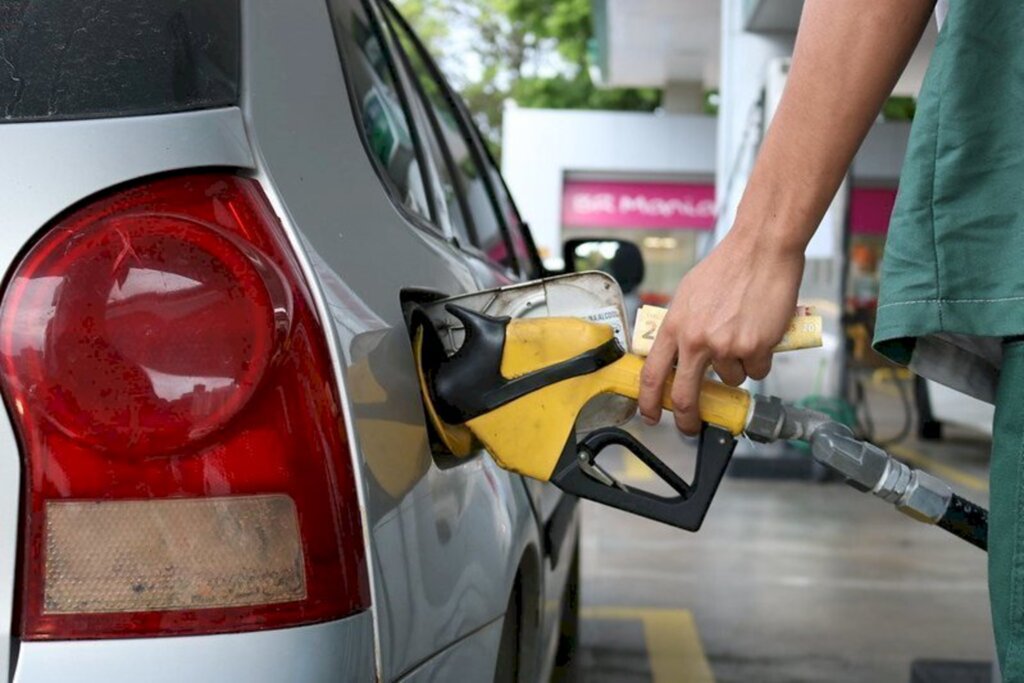 Alíquota única do ICMS sobre combustíveis para todo o país agora é lei