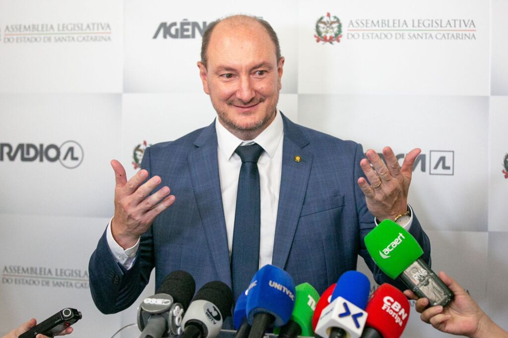 Mauro De Nadal é eleito presidente da Alesc