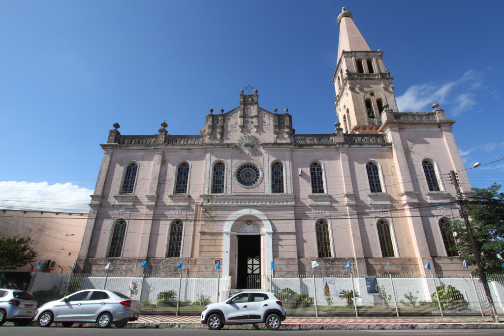 Carlos Queiroz - DP - Paróquia, criada há 110 anos, aguarda recursos para passar por restauro