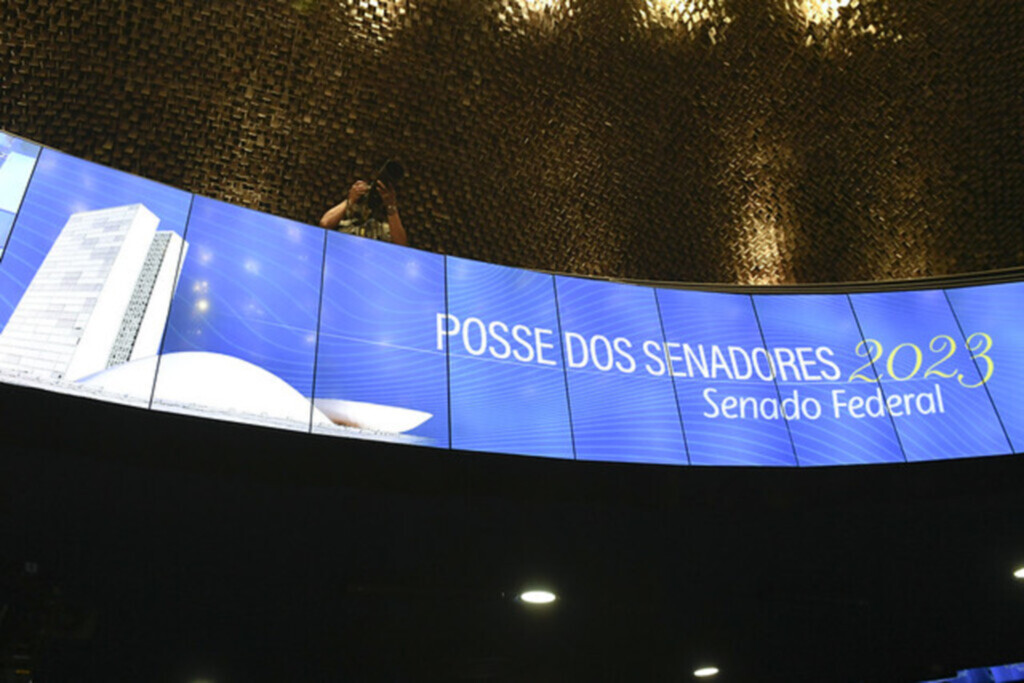 Após posse de senadores, houve eleição para a presidência da Casa. Rodrigo Pacheco foi reeleito