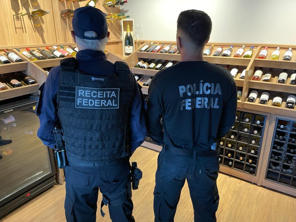 (Imagem divulgação PF) - Operação da PF combate descaminho de vinhos argentinos para o Brasil