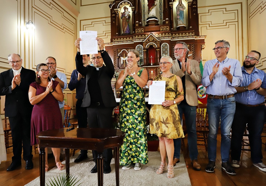 Carlos Queiroz - Portaria foi assinada pela secretária de Cultura no ato