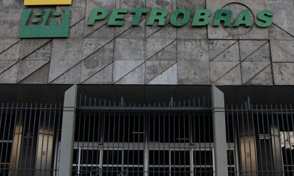 Presidente da Petrobras indica 5 integrantes para diretoria executiva