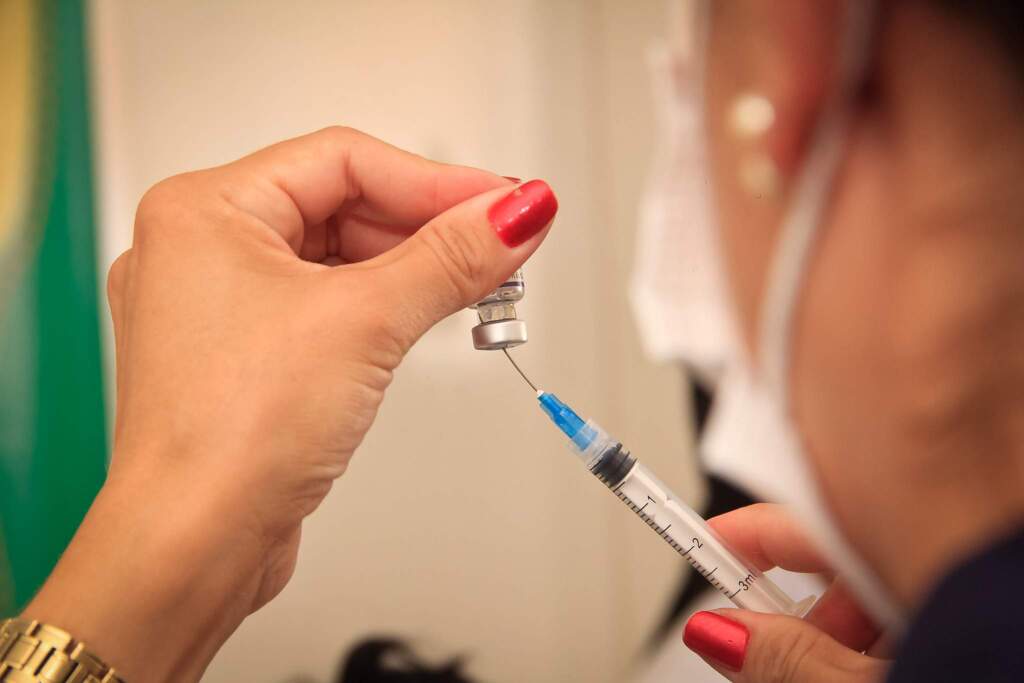 Rodrigo Chagas - Ascom - Vacinas contra a Influenza (gripe), Hepatite B, Tríplice Viral e dT (Difteria e Tétano também estão disponíveis