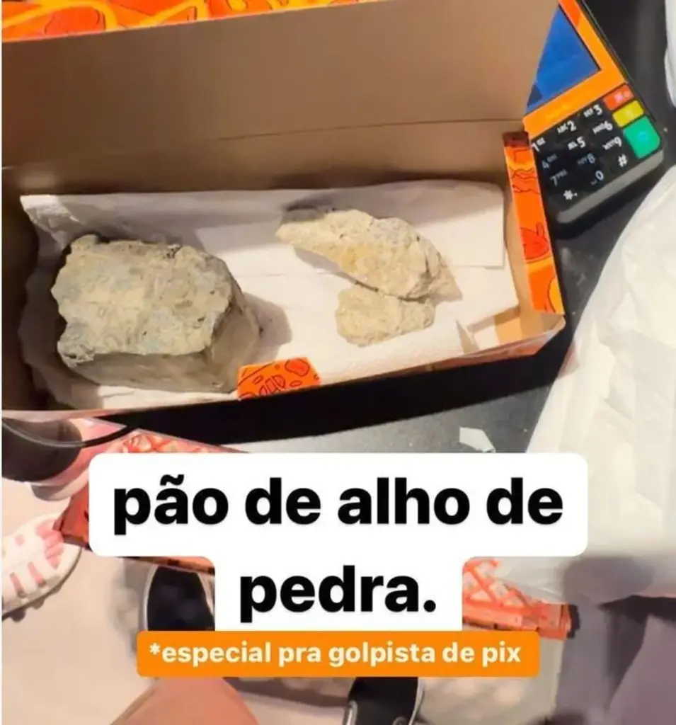 Lanchonete manda pedras a cliente que enviou Pix falso em Tubarão