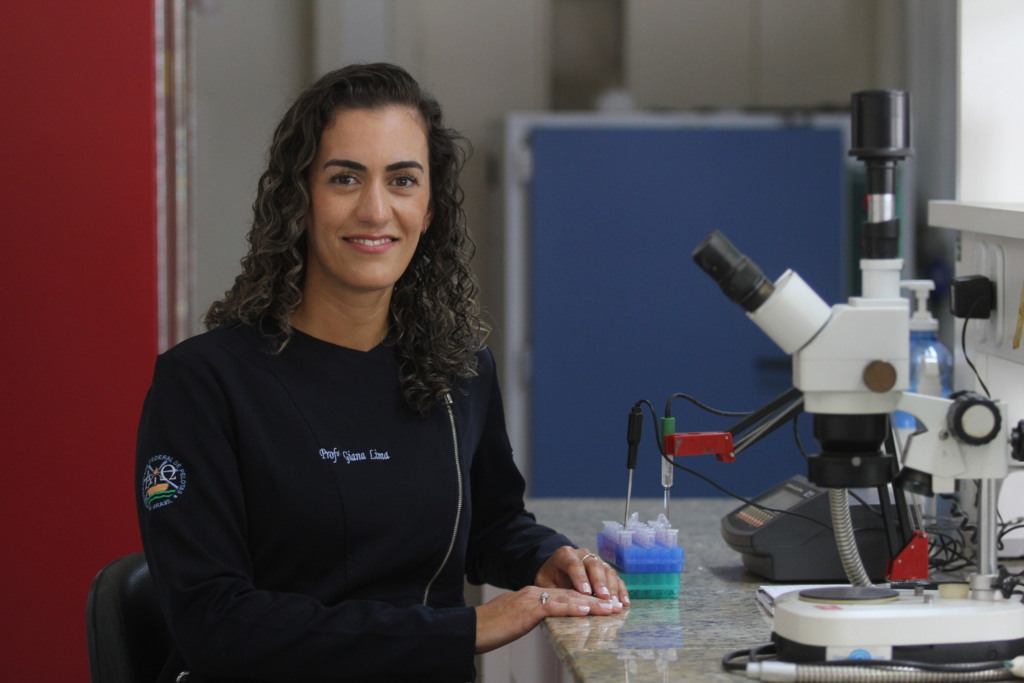 Jô Folha - DP - Giana Lima é coordenadora do Programa de Pós-Graduação em Odontologia na UFPel