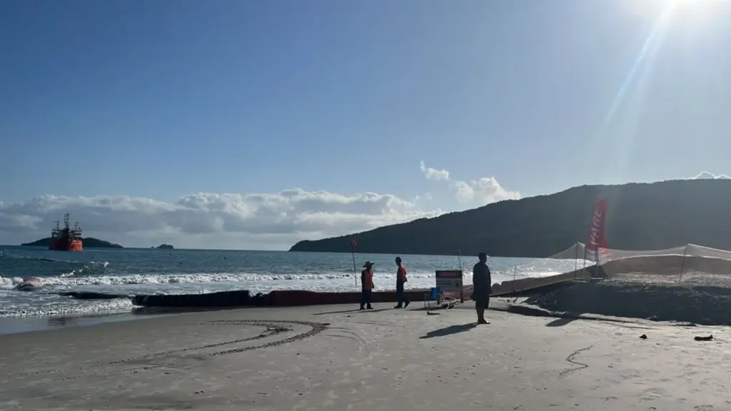 Fotos mostram megaobra de alargamento em praia de Florianópolis que custará R$ 18 milhões