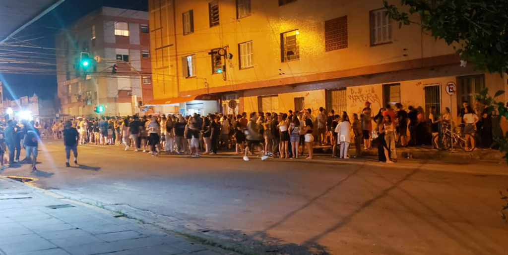 Tentativa de solução de um lado, reclamações de outro