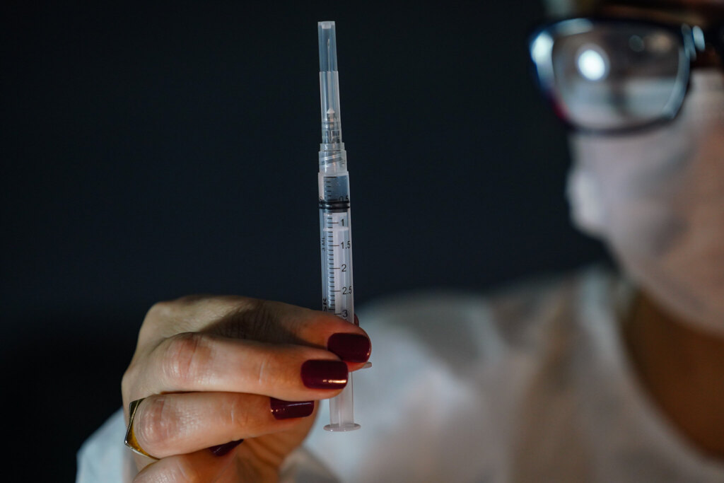 Santa Catarina começa a receber doses da vacina bivalente contra a Covid-19