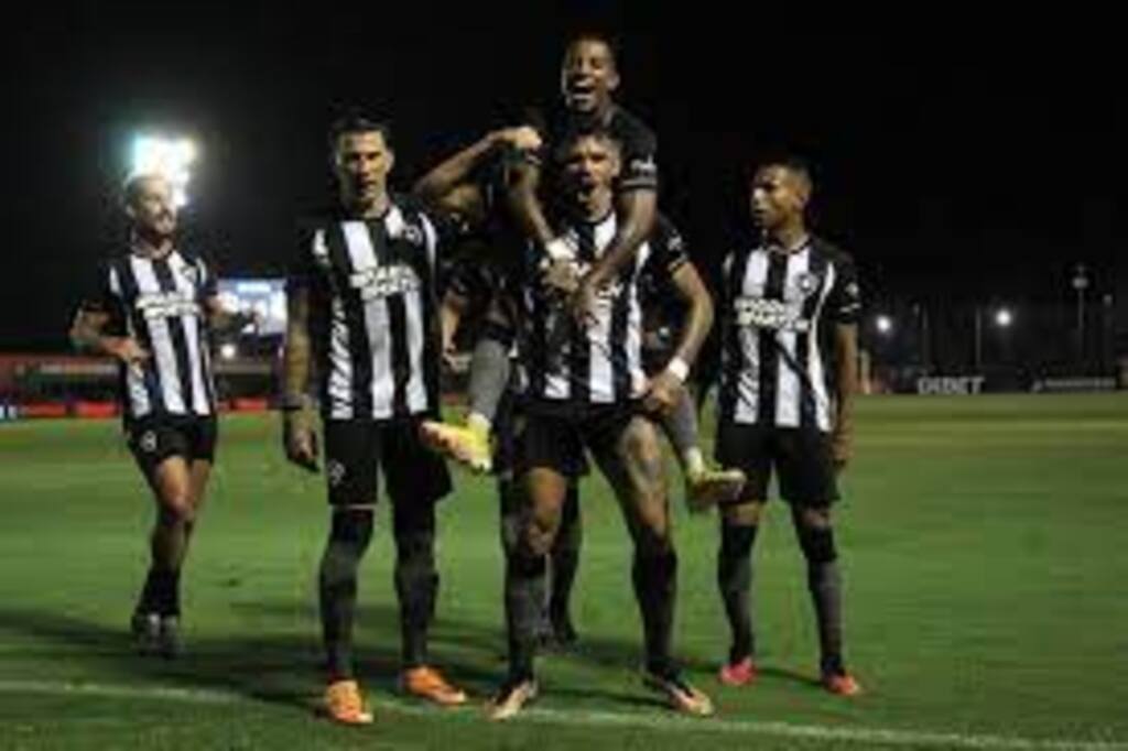 Botafogo vence o Bangu e assume a liderança do Campeonato Carioca