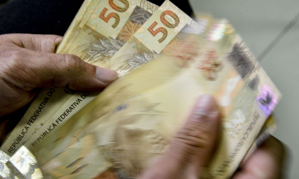 Marcello Casal Jr. - Segundo o Ministro, o salário mínimo estaria valendo hoje R$ 1.396