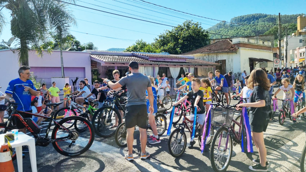 PIRATUBA TEM SÁBADO DE SOL, SUOR E SUPERAÇÃO EM CORRIDA RÚSTICA DE COMEMORAÇÃO AO ANIVERSÁRIO