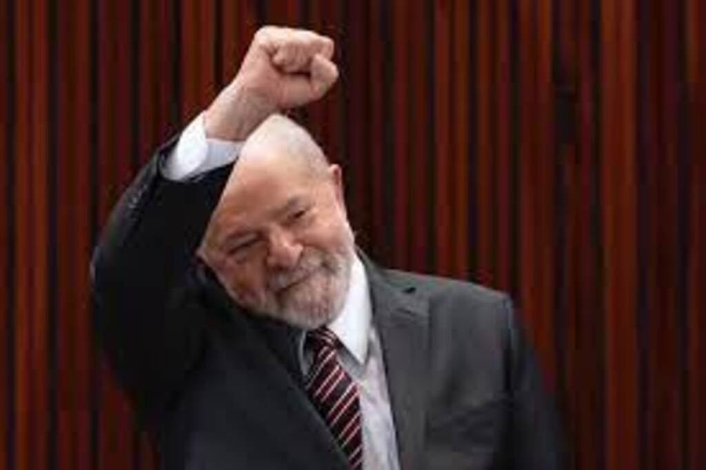 Lula: 'Bozo' foi se esconder nos EUA com medo de passar a posse