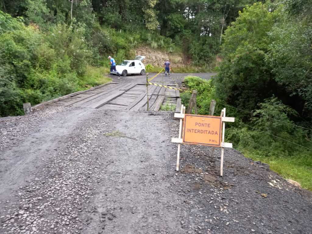 Ponte de acesso à localidade de Lambedor está interditada para tráfego de veículos pesados