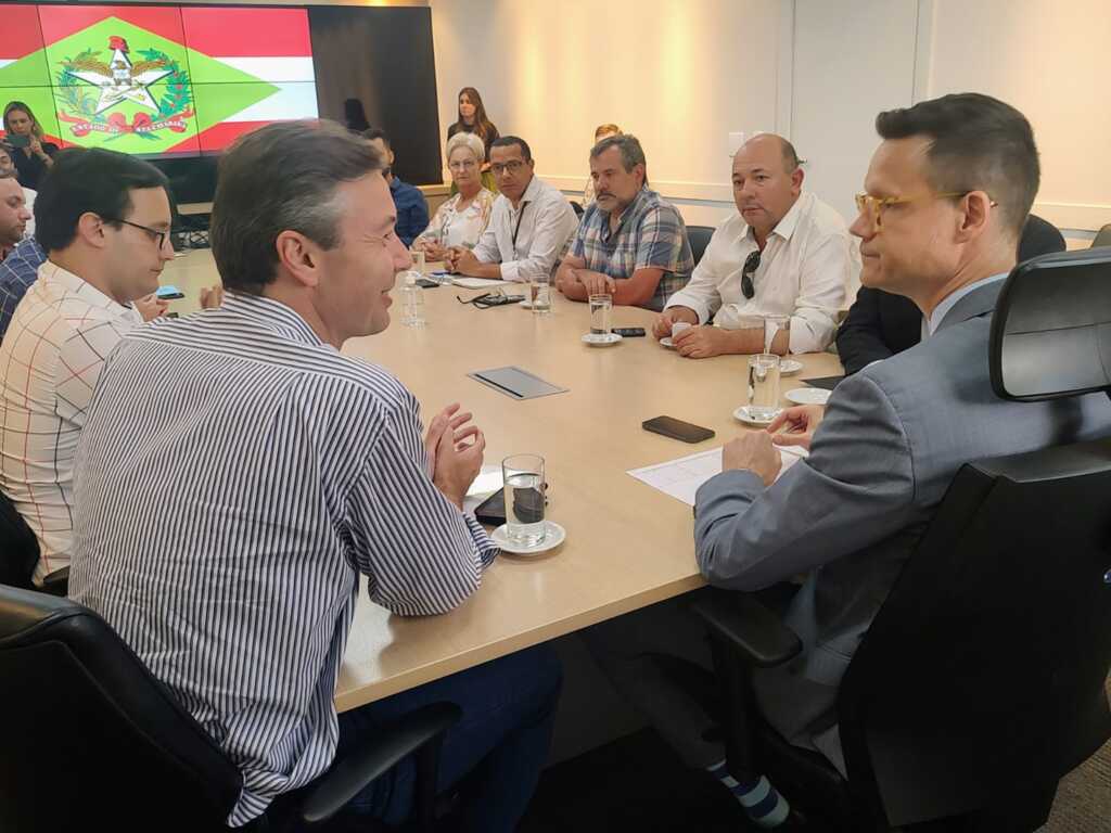 Prefeitos do Médio Vale se mobilizam para cobrar execução de investimentos assumidos pelo Estado