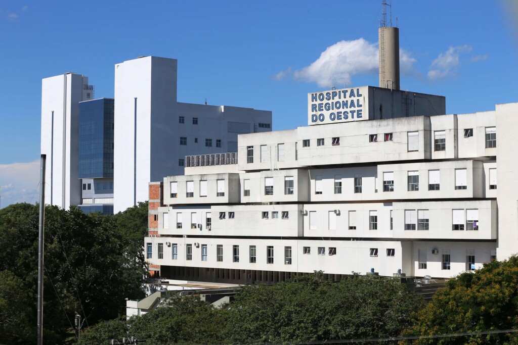 GOVERNADOR ANUNCIA INVESTIMENTO DE R$ 8 MILHÕES AO HOSPITAL REGIONAL DO OESTE