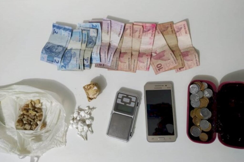 Dois são detidos por tráfico de drogas em São Sepé