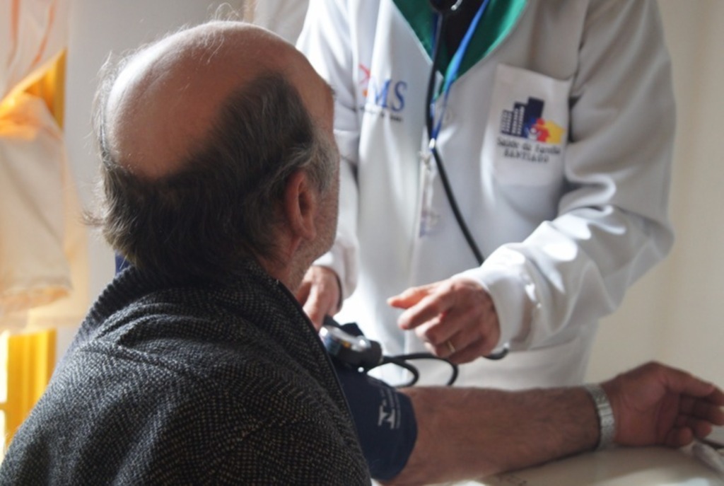 Prefeitura de Santiago abre processo seletivo para médico com salário de R$ 15 mil