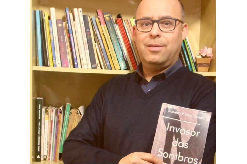Professor de Santiago lança livro de poesias neste sábado