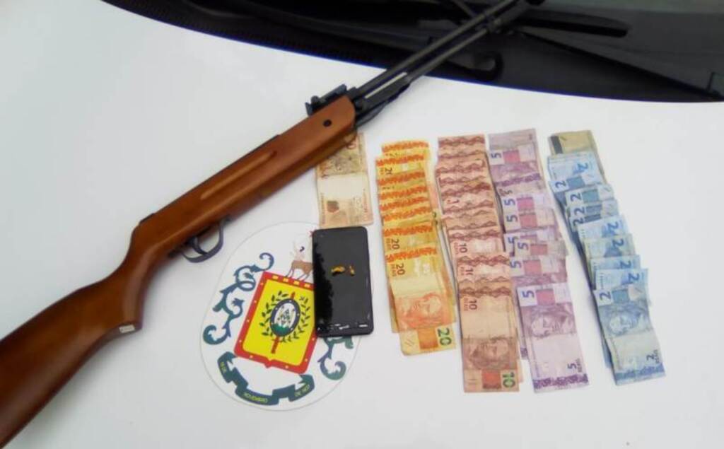 Dupla é detida por tráfico de drogas em Rosário do Sul