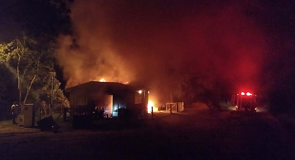 Incêndio destrói casa no interior de Restinga Sêca