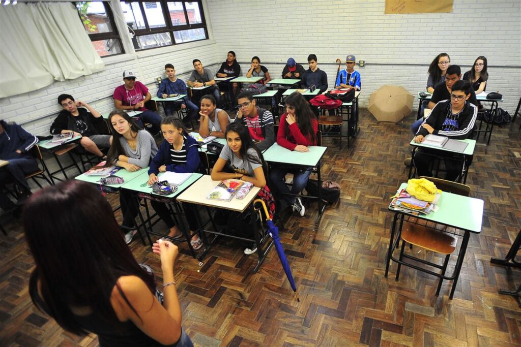 Estudiosos vêm a Restinga Sêca para debater rumos da educação
